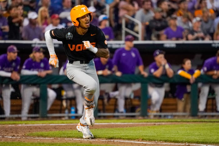 Former Tennessee SS Maui Ahuna